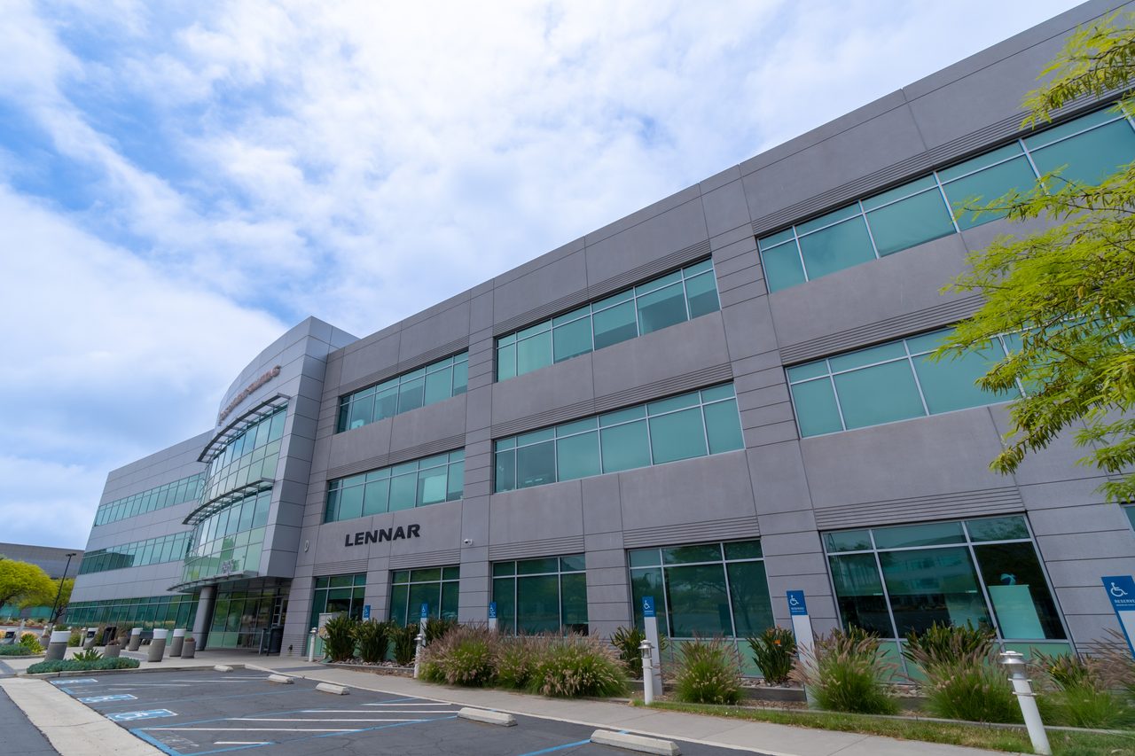 Discovery Corporate Center D image 3